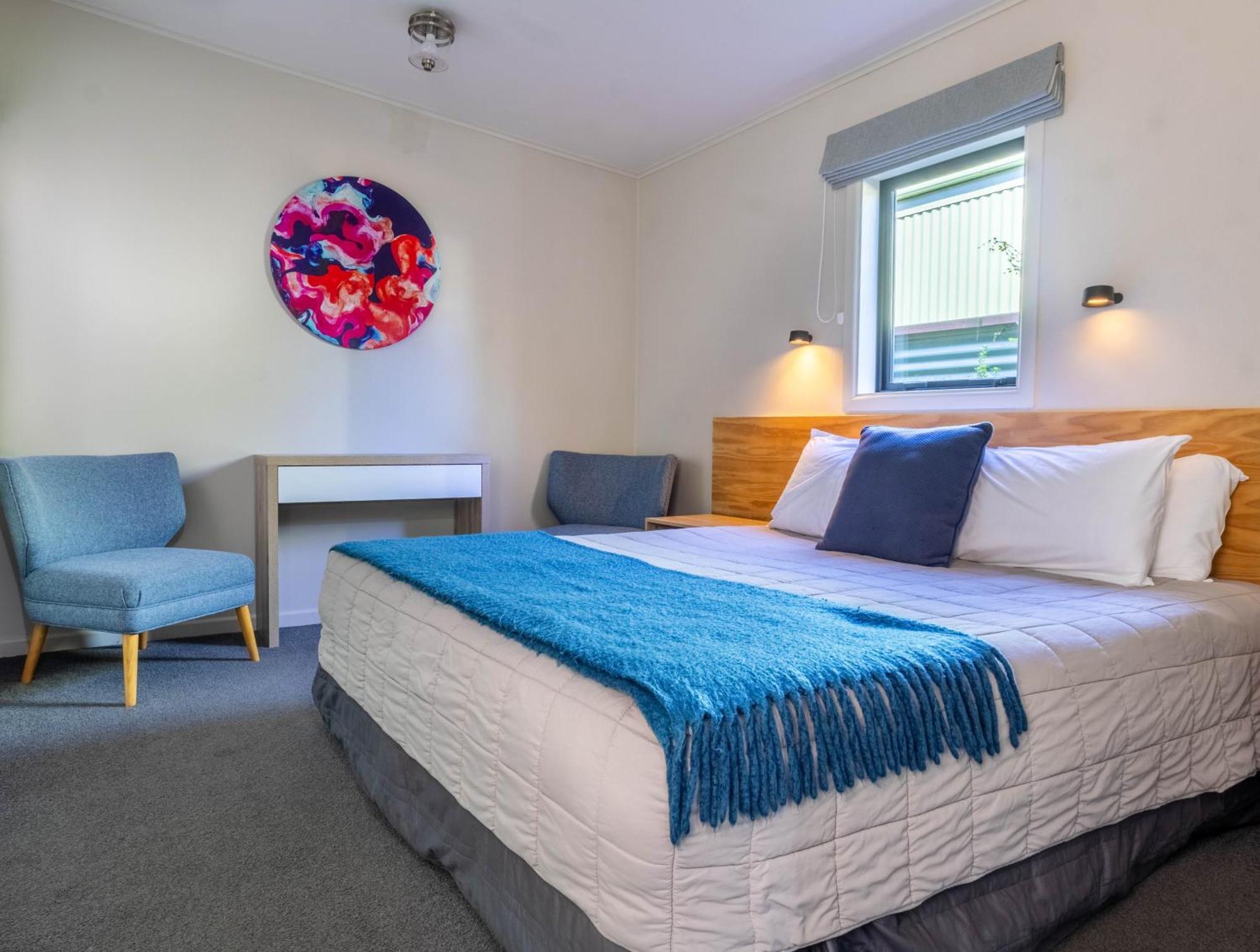 Shakespeare House Bed & Breakfast Te Anau Exterior photo